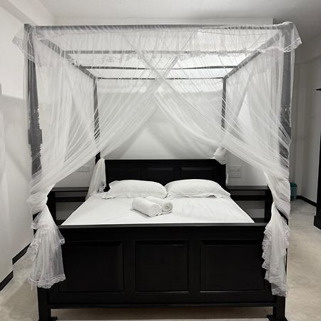 La Fiesta Bed & Breakfast เวลิกามา ภายนอก รูปภาพ