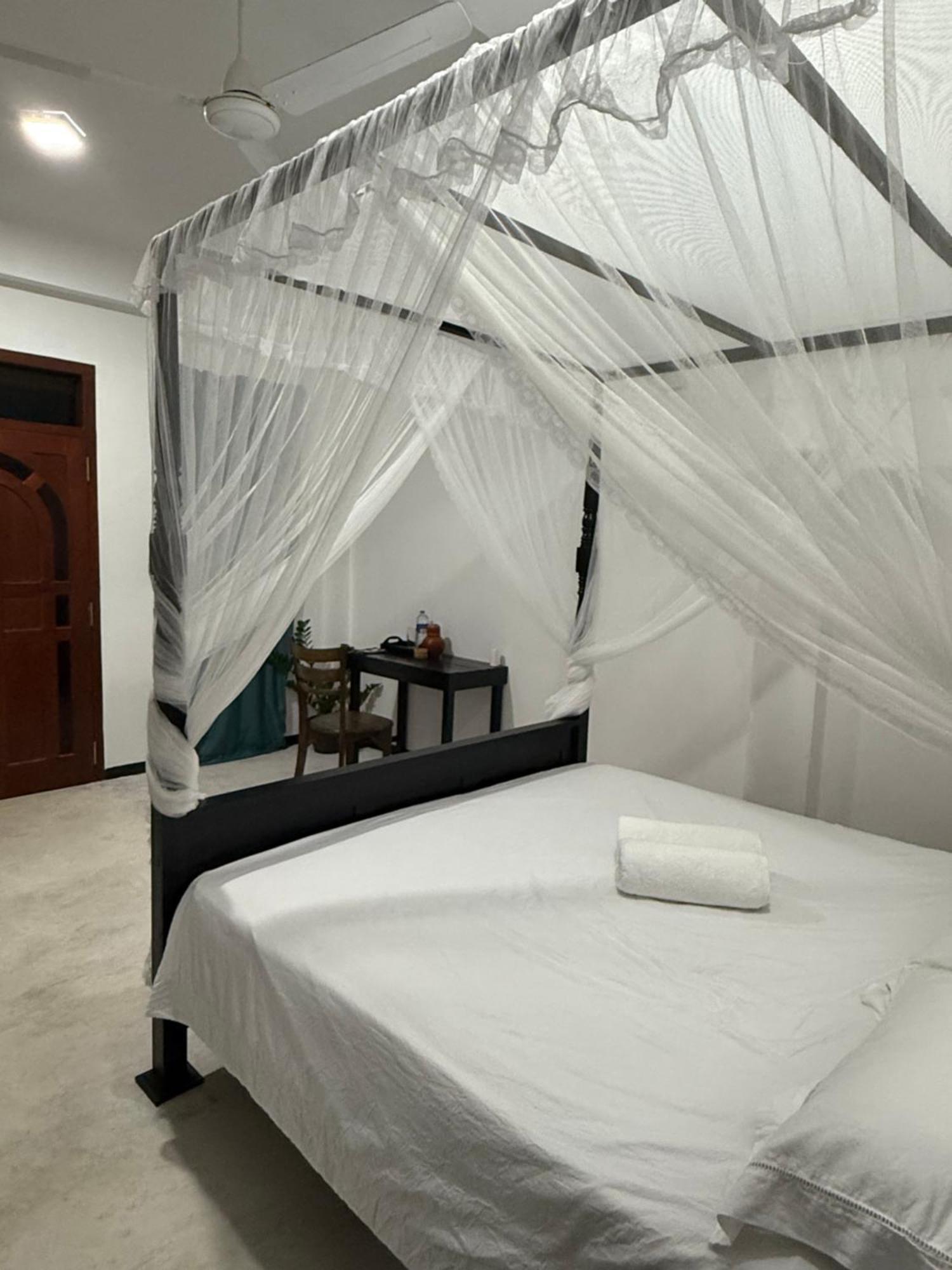 La Fiesta Bed & Breakfast เวลิกามา ภายนอก รูปภาพ