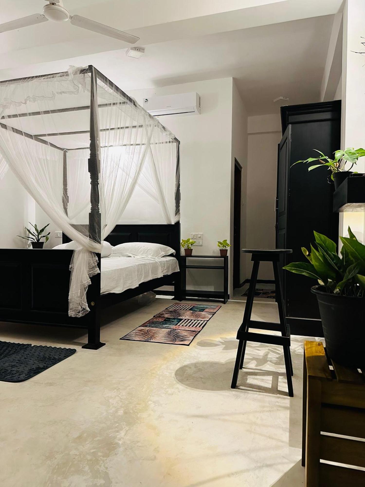 La Fiesta Bed & Breakfast เวลิกามา ภายนอก รูปภาพ