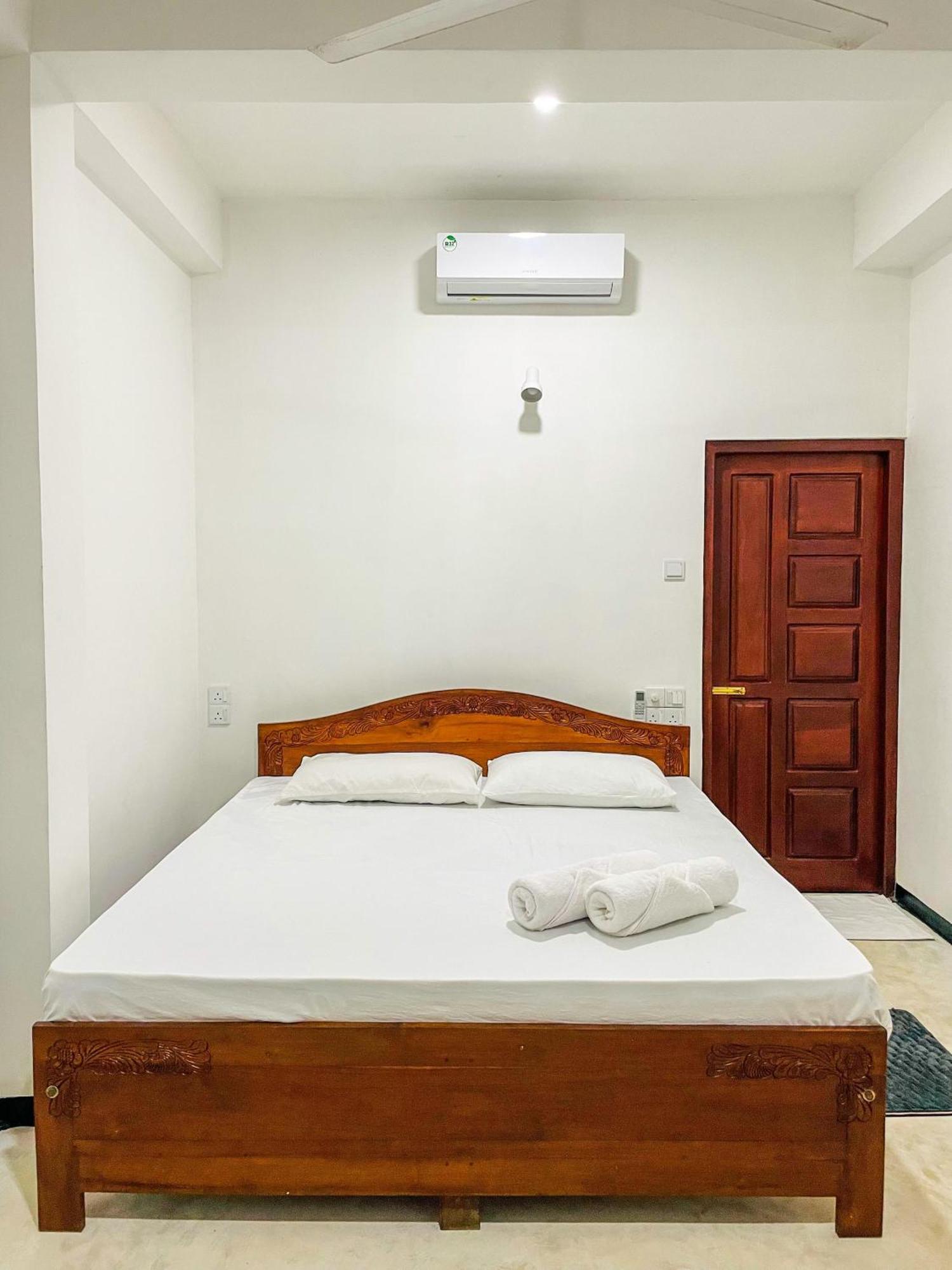 La Fiesta Bed & Breakfast เวลิกามา ห้อง รูปภาพ