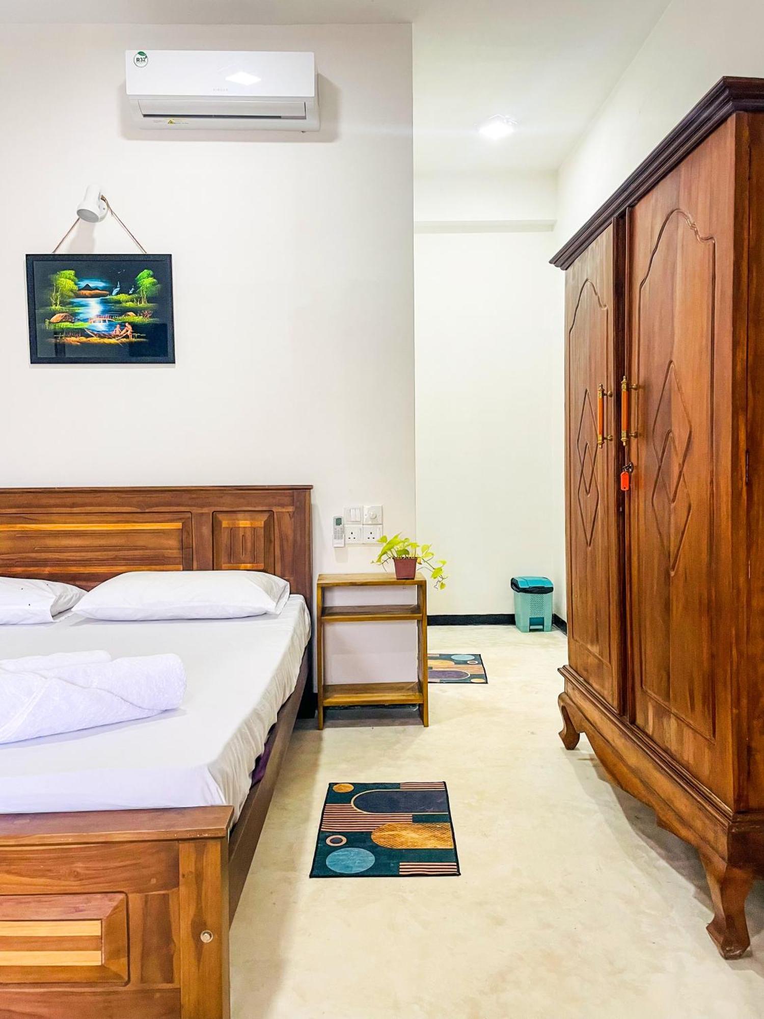La Fiesta Bed & Breakfast เวลิกามา ภายนอก รูปภาพ